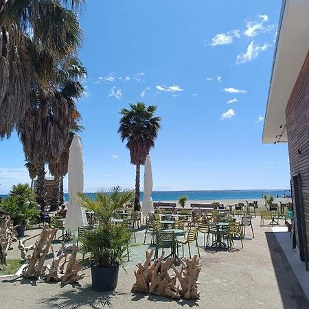 Lamberti Beach Apartment - 150 M From The Sea - Just Renewed - Wifi 사보나 외부 사진