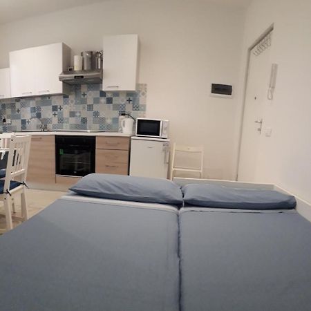 Lamberti Beach Apartment - 150 M From The Sea - Just Renewed - Wifi 사보나 외부 사진