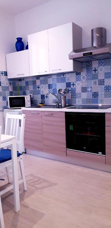 Lamberti Beach Apartment - 150 M From The Sea - Just Renewed - Wifi 사보나 외부 사진