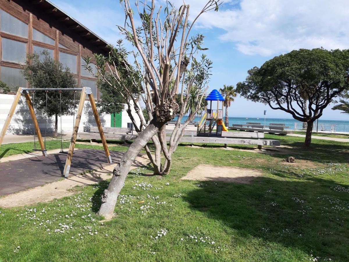 Lamberti Beach Apartment - 150 M From The Sea - Just Renewed - Wifi 사보나 외부 사진