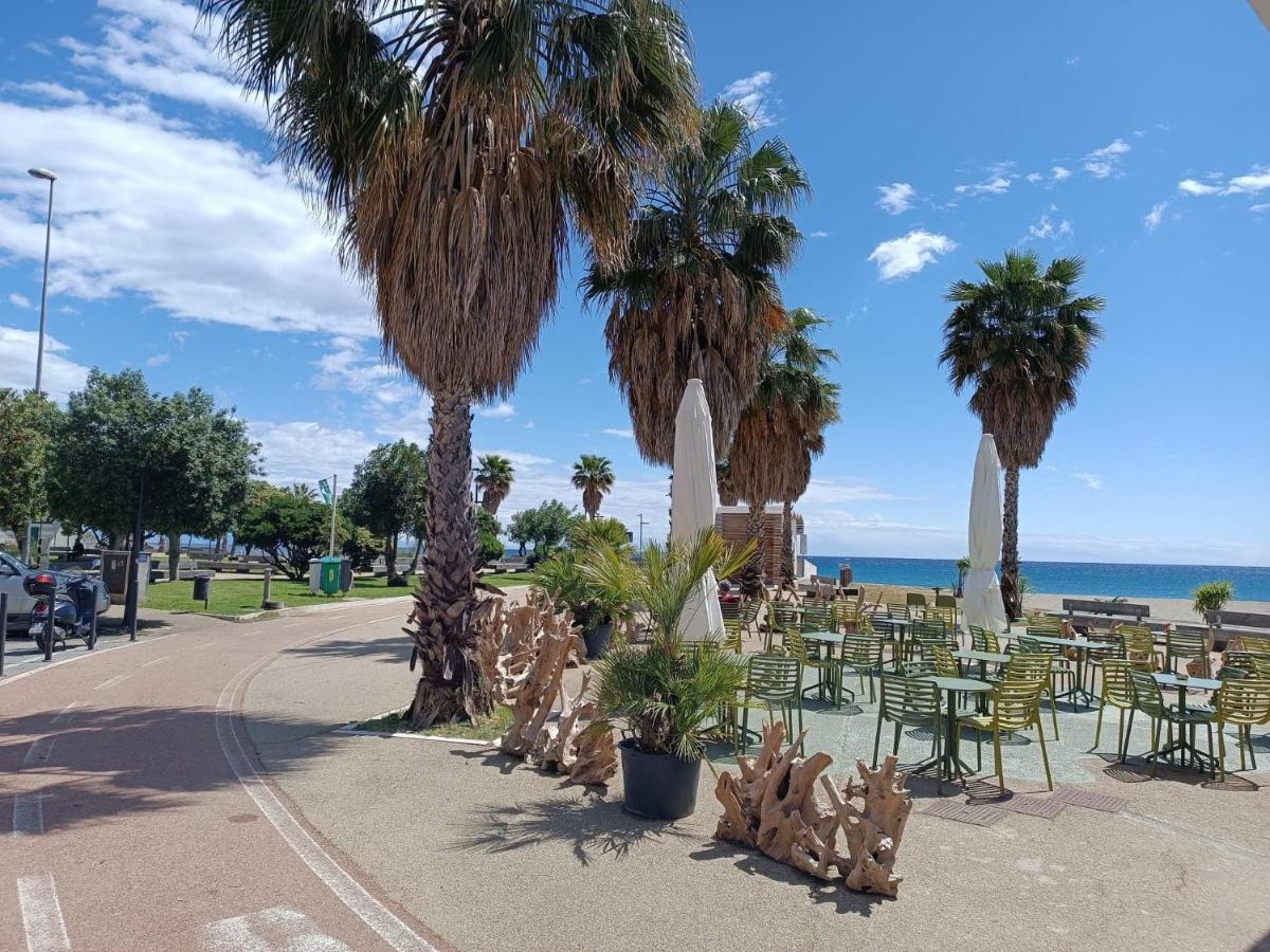 Lamberti Beach Apartment - 150 M From The Sea - Just Renewed - Wifi 사보나 외부 사진