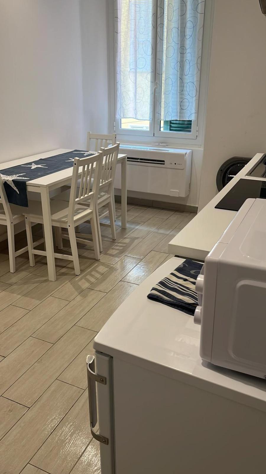 Lamberti Beach Apartment - 150 M From The Sea - Just Renewed - Wifi 사보나 외부 사진